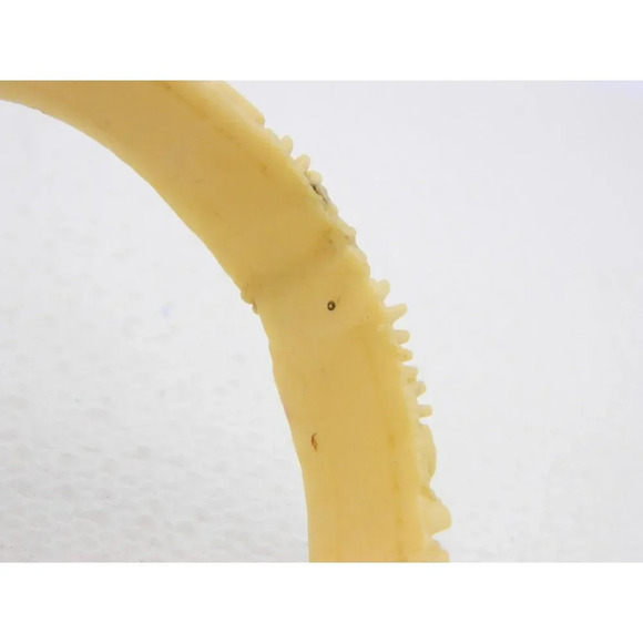 Carved Celluloid Rose Daisy Pastel Floral Flower Pattern Bangle Bracelet - Picture 3 of 3